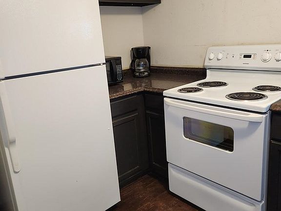 3rd image of 715 Utica Ave