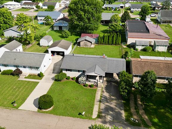 3rd image of 9 Neenah Rd