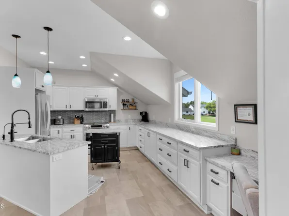 8600 S Fork Jct, Bismarck, ND 58504