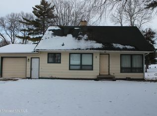 607 Maplewood Dr, Pelican Rapids, MN 56572