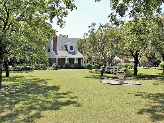 5th image of 768 Leroy Pkwy