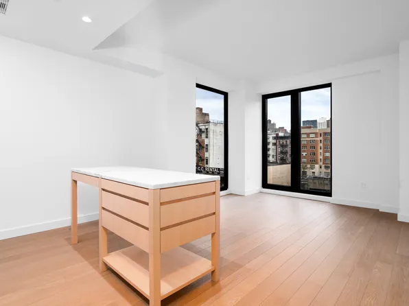 500 West 45th Street image 1 of 25