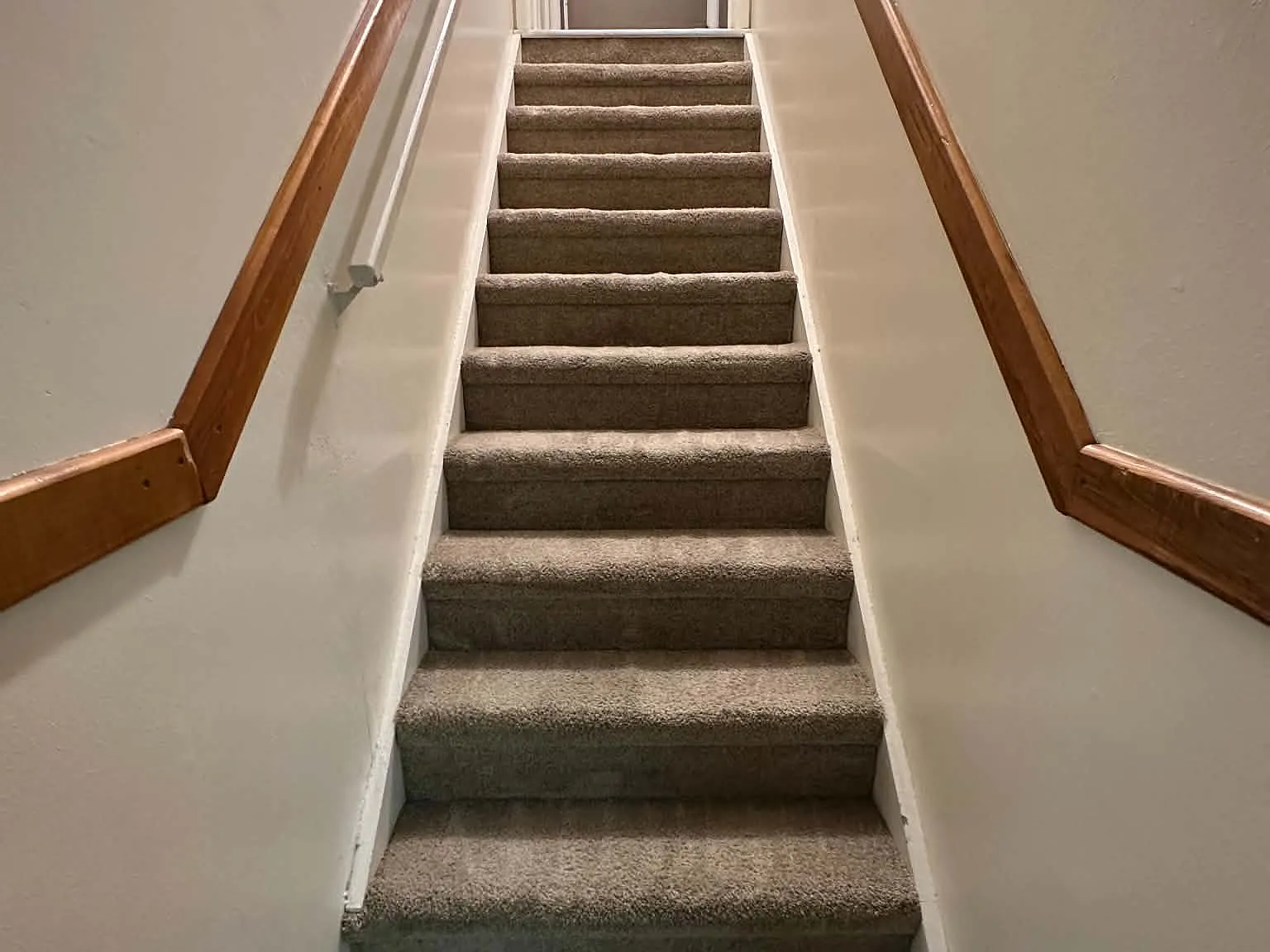 4 bed, 1.5 bath, 1966 sqft, $2,200 — Photo 1