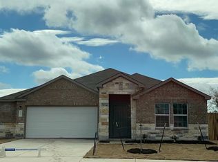 213 Chickasaw Ln, Hutto, TX 78634