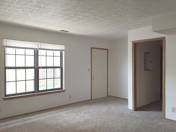 2nd image of 112 E Wood St APT 4