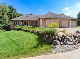 2108 Ridge Dr, Lake Geneva, WI 53147