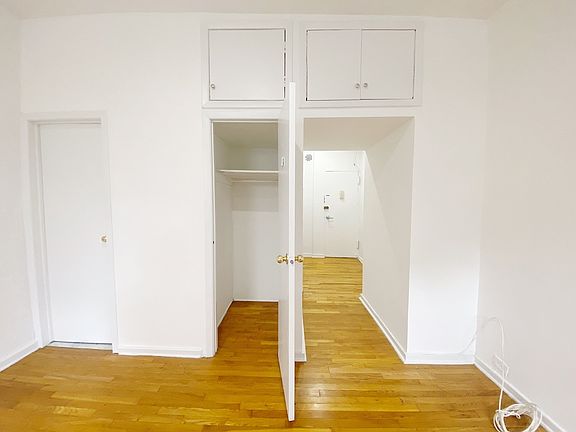 5th image of 1341 2nd Ave #4B