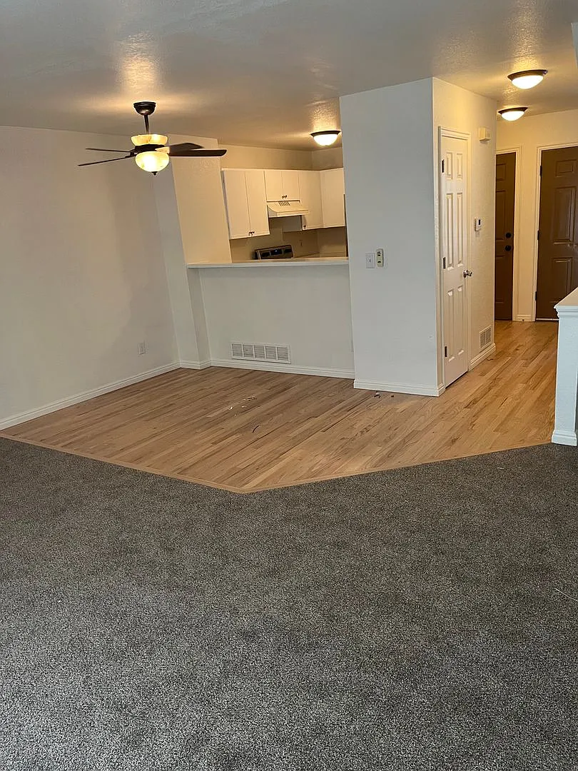 Enjoy New Finishes in this Cozy 3 bed 3 bath Lafayette Townhome. New Paint New Flooring — Photo 3