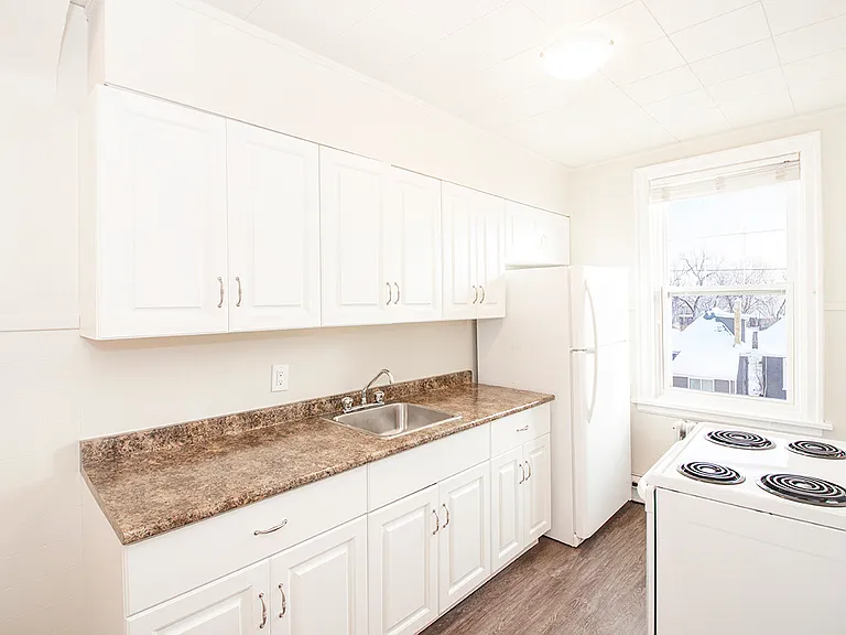 129 Lenore St #16 — Photo 18