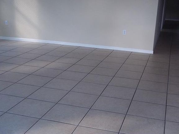2nd image of 2490 Chestnut Woods Dr