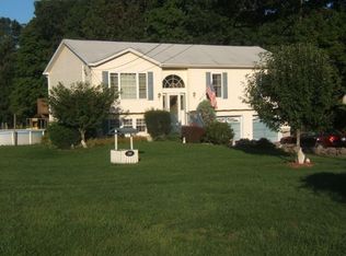 15 Bronner Rd, Bloomingburg, NY 12721