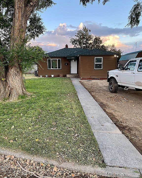 1st image of 2309 W 6th Ave