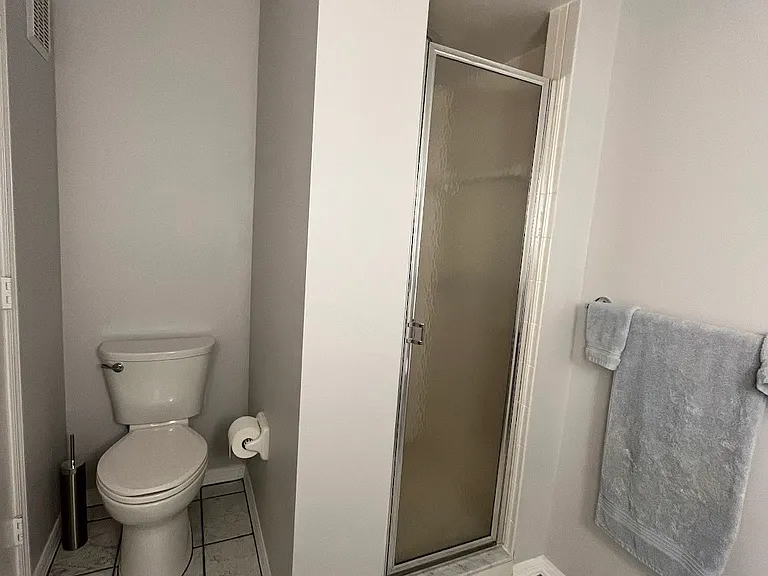 1924 Westminster Cir #6 — Photo 24