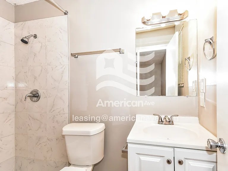 45256_013_bathroom_14061944.jpg