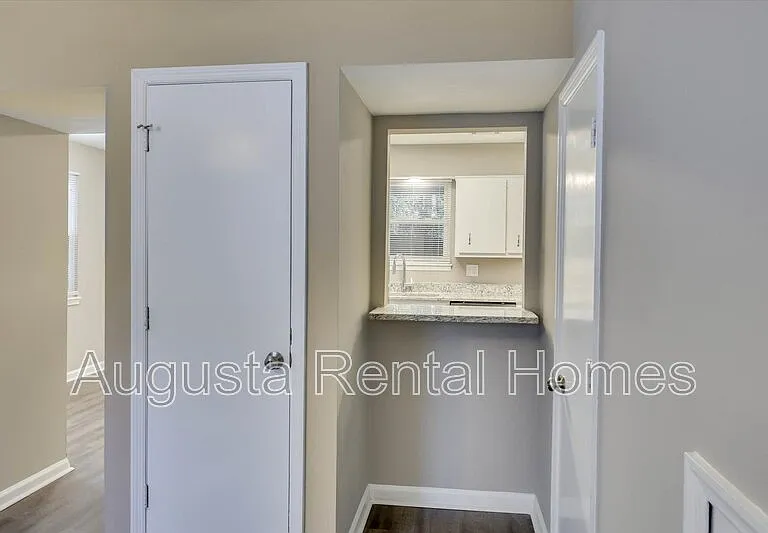 306 W Buena Vista Ave — Photo 7