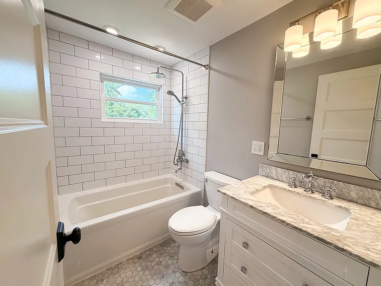 26W416 Macarthur Ave — Photo 19