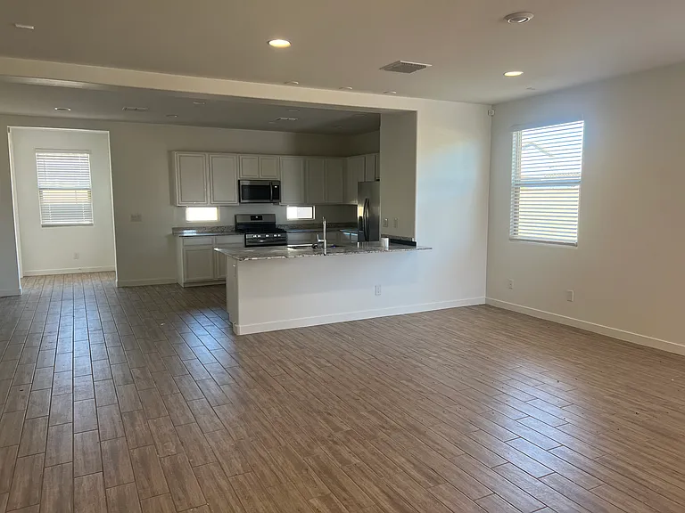 456 E Shellie Ct — Photo 16