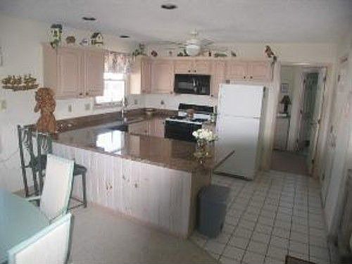 2nd image of 225 86th St #E