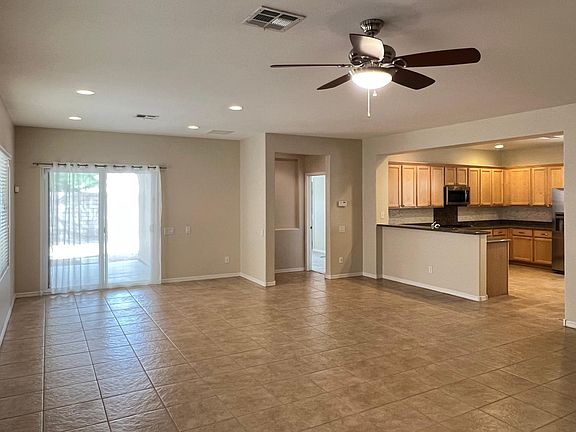 3rd image of 848 Paseo Rocoso Pl