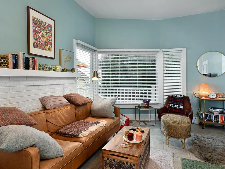 109 Mott Ave — Photo 6