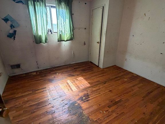 4th image of 112 Birch Rd
