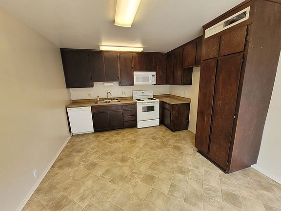 3rd image of 2131 Eveningside Dr