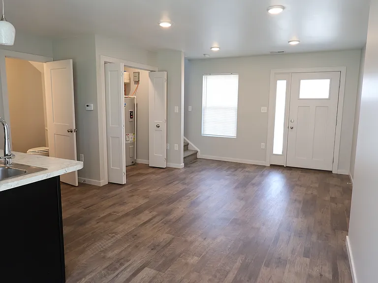 2985 N State Highway 7 — Photo 103