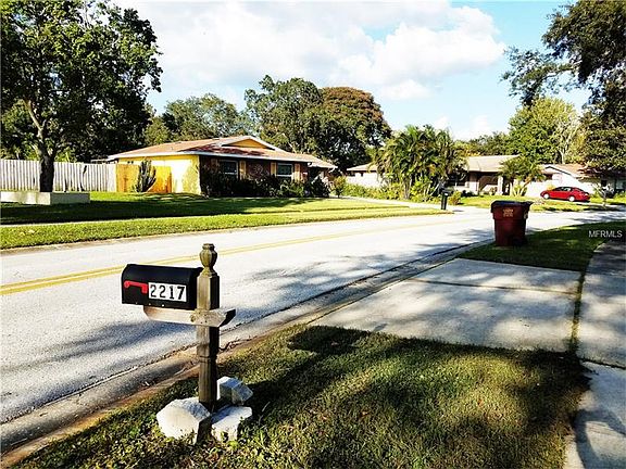4th image of 2217 Republic Dr