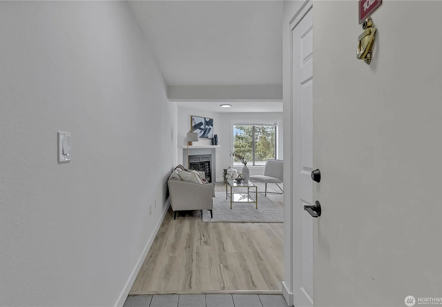 2 bed, 880 sqft, $2,375 — Photo 4