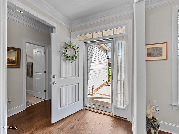 4th image of 2509 Chelsea Drive NW