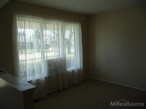 3rd image of 2999 Saratoga Dr