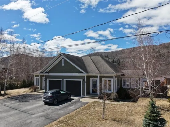 8 Louise St, Edmundston, NB E3V 0C3