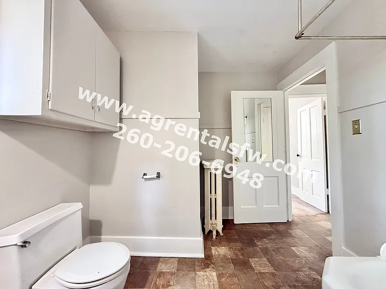1002 Columbia Ave — Photo 10