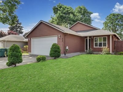 960 SE Locust St, Dundee, OR, 97115