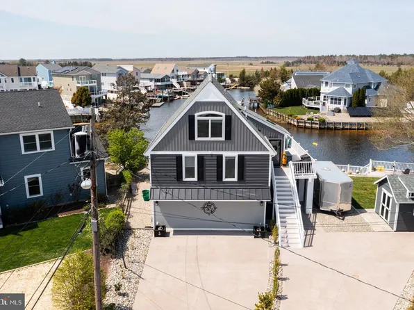40 Mirror Lake Dr, Little Egg Harbor, NJ 08087