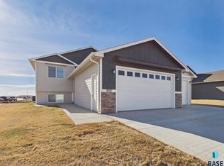 915 Birch St, Harrisburg, SD 57032