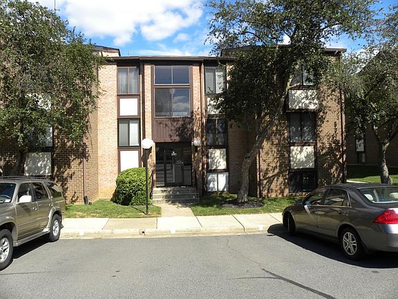 2nd image of 3111 Buccaneer Ct APT 201