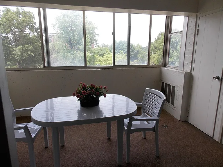 Highland Towers — Photo 9