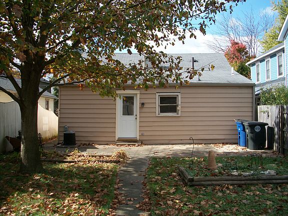 4th image of 144 Henry St