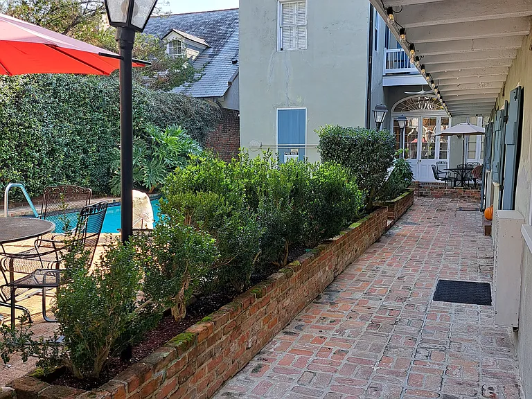 617 Dauphine St #9 — Photo 26