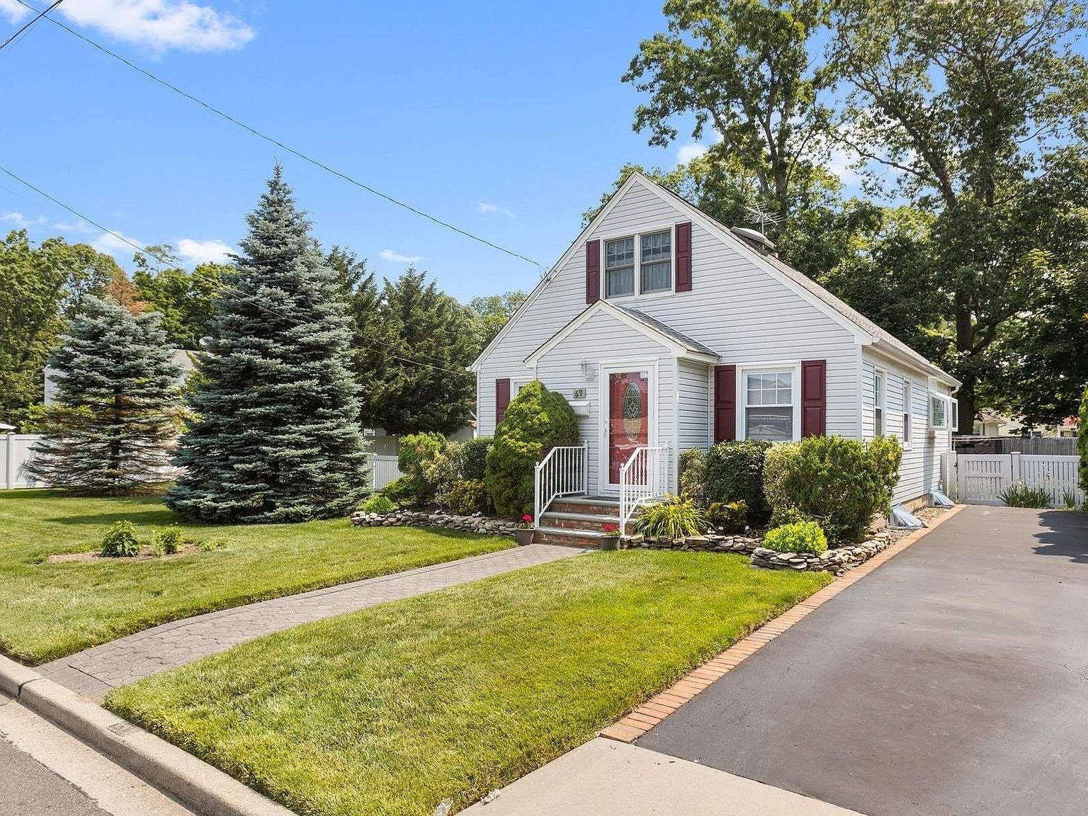 69 Rockwood Avenue, Massapequa, NY 11758 | Zillow