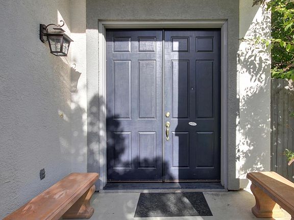 2nd image of 3220 Corniche Ln