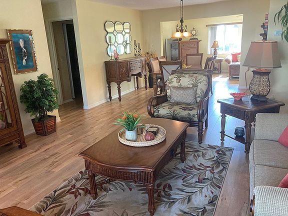 5th image of 1313 Oakleaf Ct