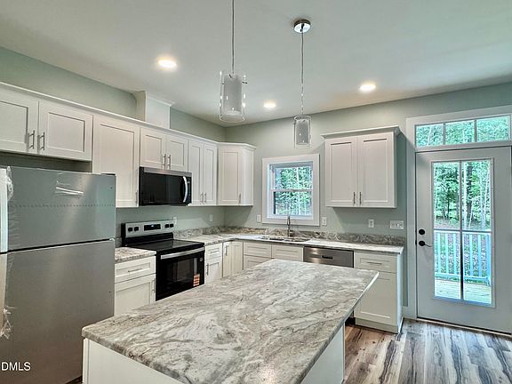 4th image of 25 Brookland Dr