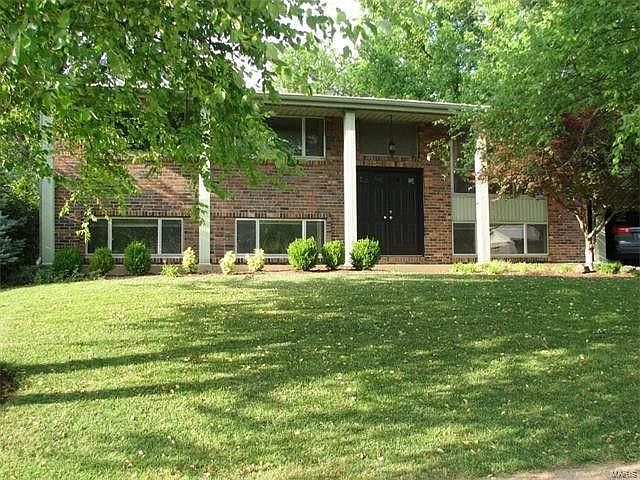 Front of house with curb appeal