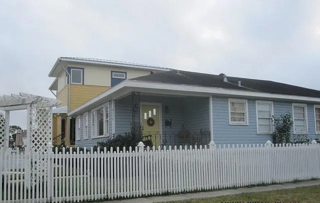 876 Lane St — Photo 1