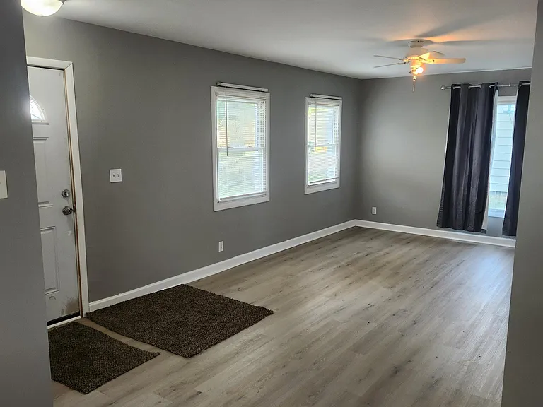 501 Grosvenor Ave NW — Photo 7