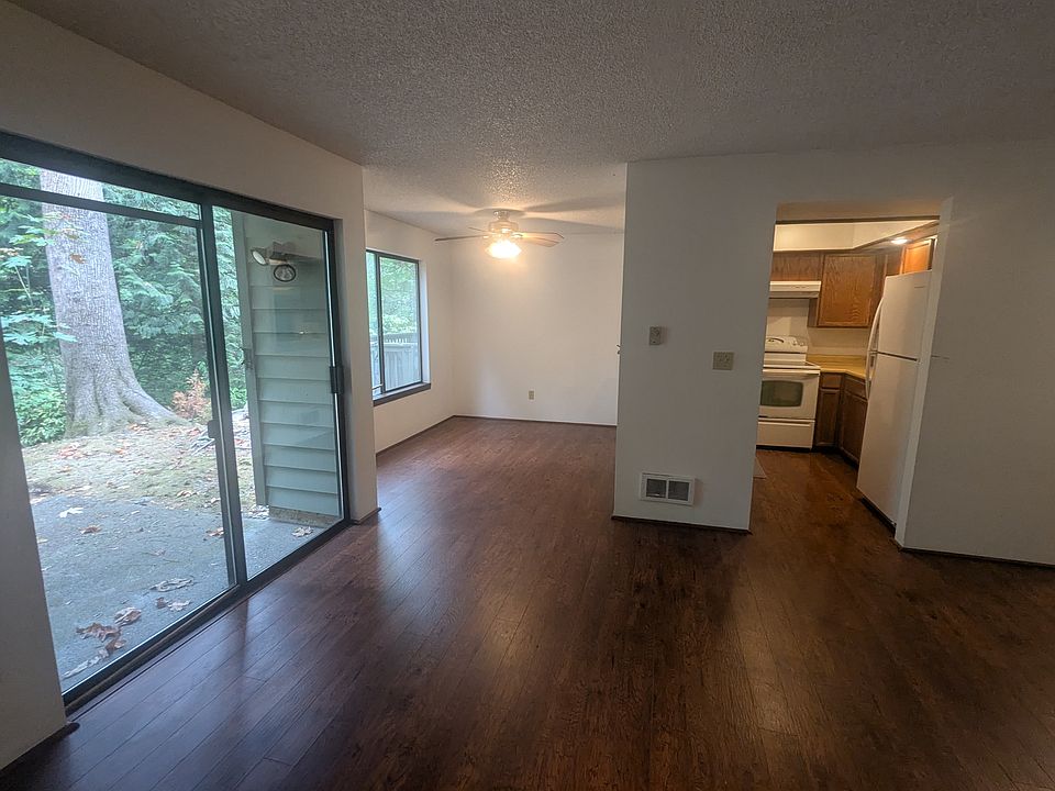 1st image of 12721 NE 129th Ct #F