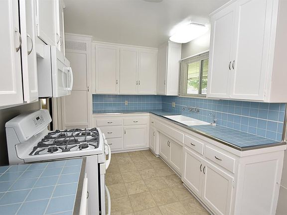 4th image of 11009 Santa Gertrudes Ave
