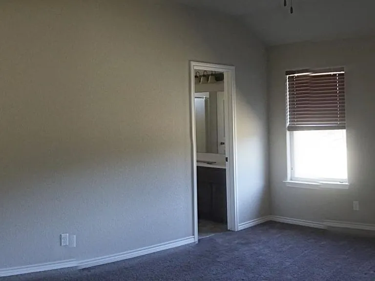 6500 Castle Gap Dr — Photo 9